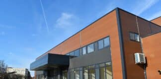 Спортна зала