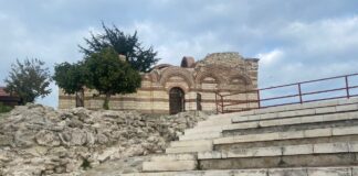 Църква "Свети Йоан Алитургетос" в Несебър