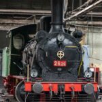 Локомотив, влак