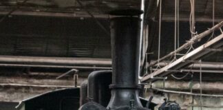 Локомотив, влак