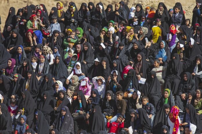 Ирански жени в хиджаб.