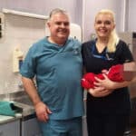 Лекари с бебето