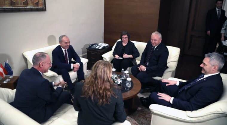 Карл Нехамер и Гълъб Донев