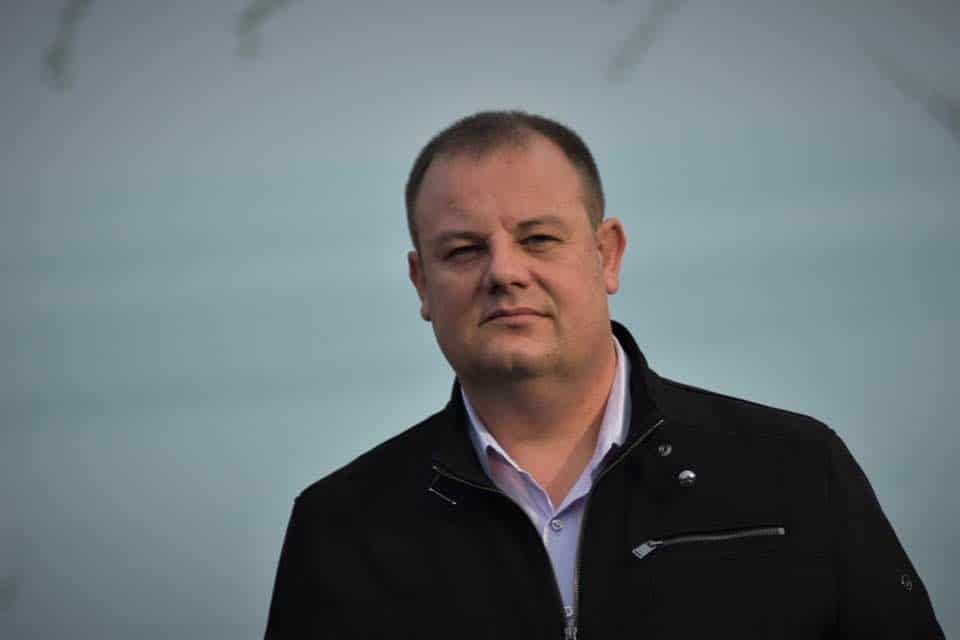 Емил Пейчев обяви с Facebook публикация че е входирал в