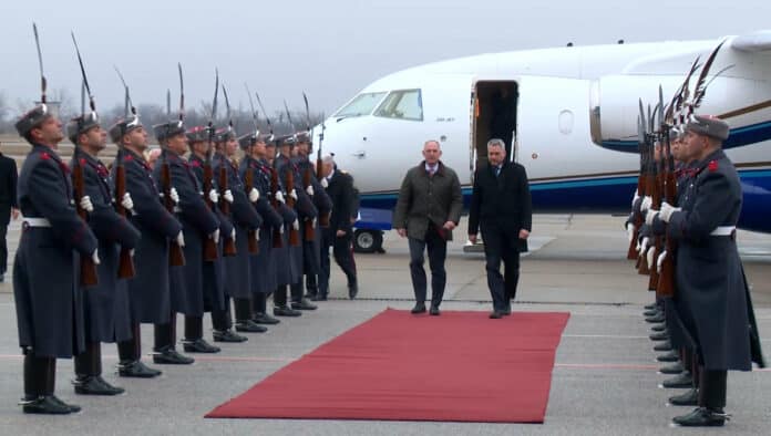 Карл Нехамер пристигна в България