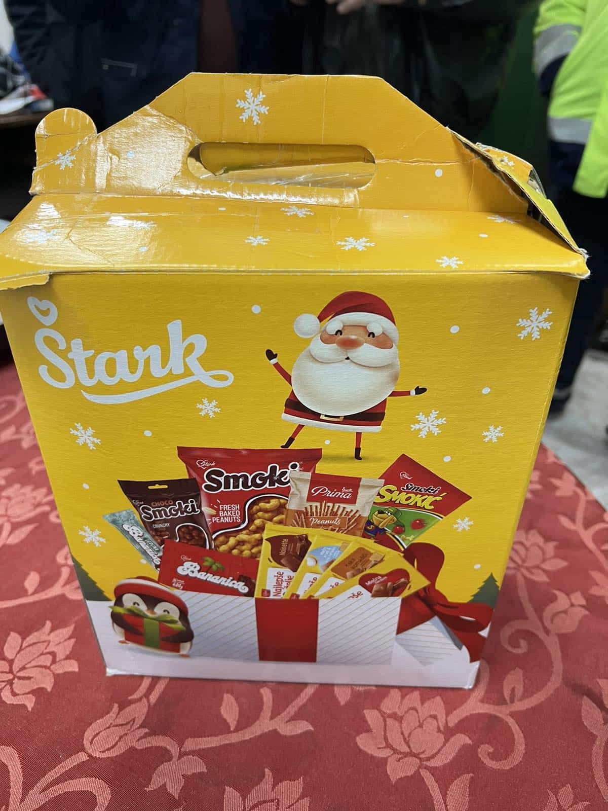 21 годишен младеж е бил задържан скрил марихуана в кутия от