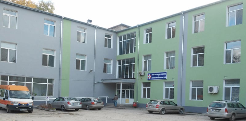 Двама младежи са пострадали при катастрофа на пътя между Исперих