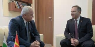 Министър Иван Демерджиев и министър Оливер Спасовски