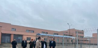 Министър Зарков в затвора в Бургас