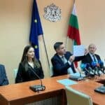 Никола Стоянов и екипът му