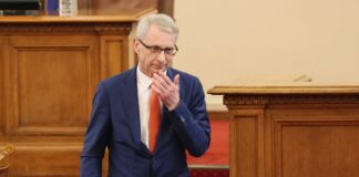 Проф. акад. Николай Денков