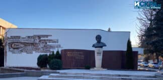 Паметник на Николай Гяуров