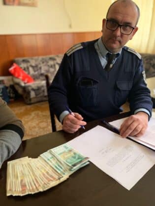 Предаване на парите