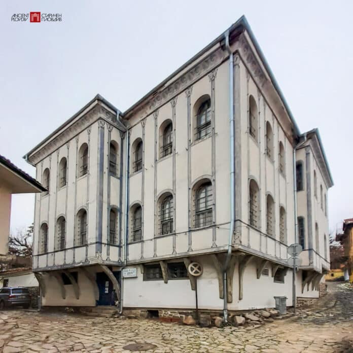 Къща "Павлити"