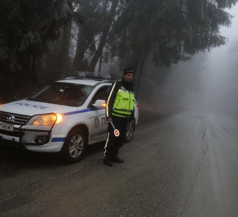 Двама водачи са били задържани за извършените от тях престъпления