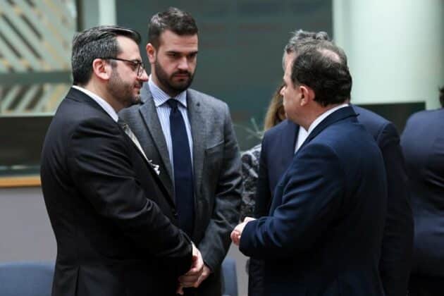 Георги Събев, вляво