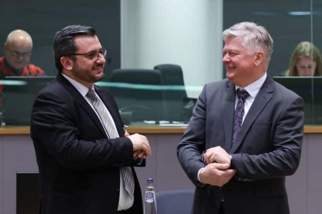 Георги Събев, вляво