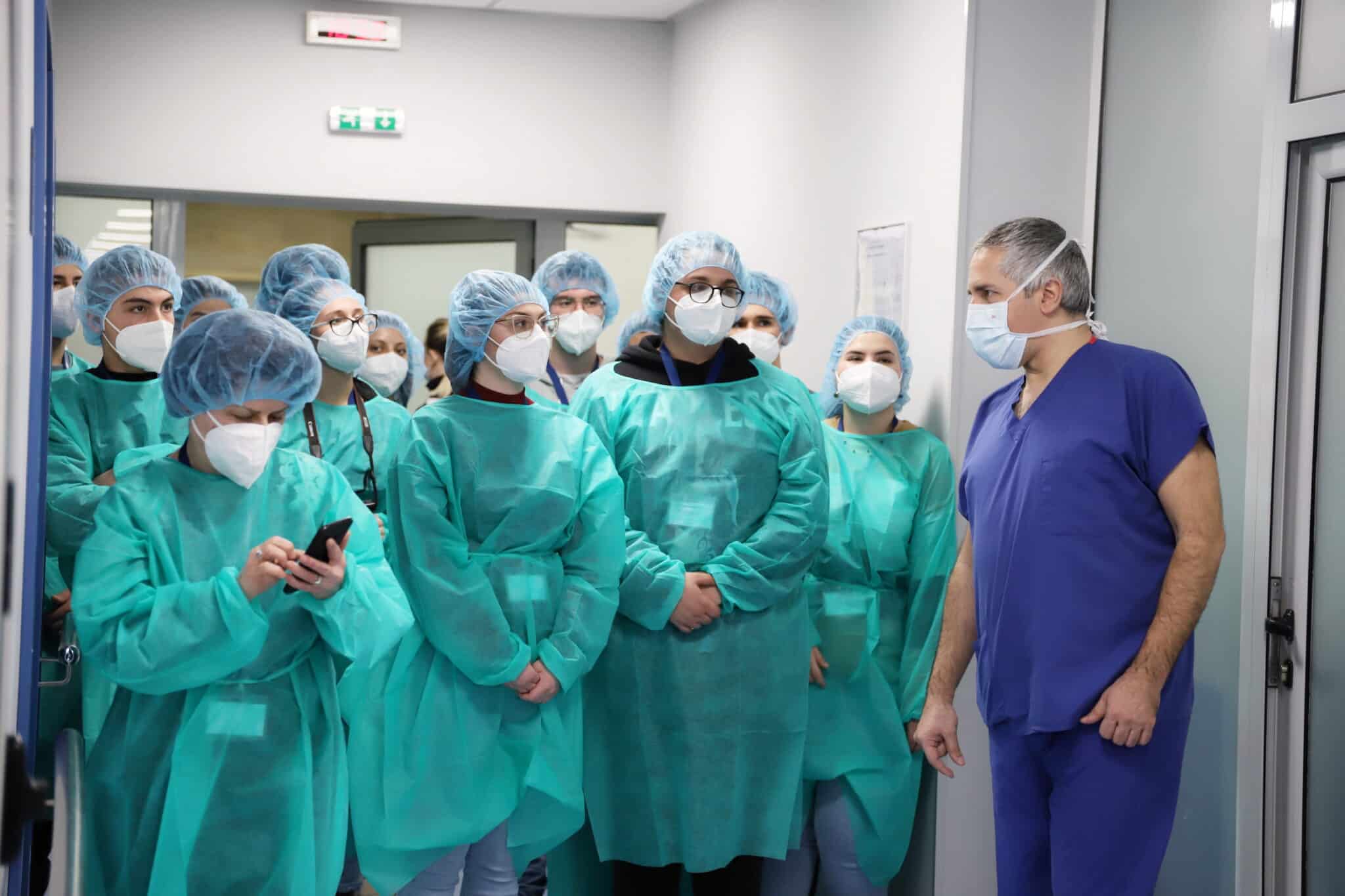 Близо 600 възпитаници на над 10 държавни и частни училища