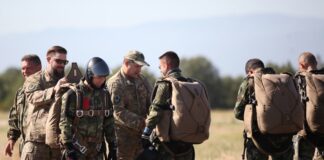 Военнослужещи