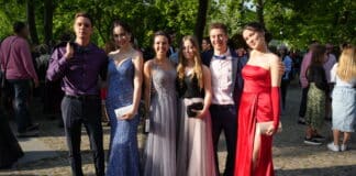 Абитуриенти