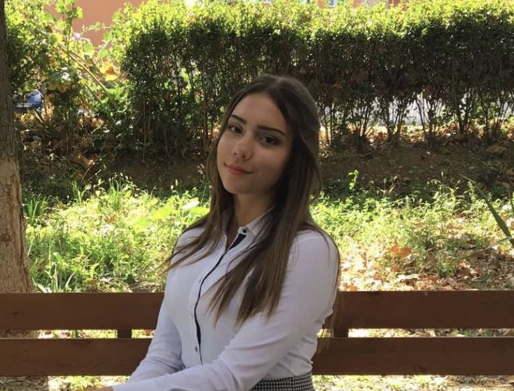 19 годишната Анита от Пловдив се нуждае от помощ в борбата
