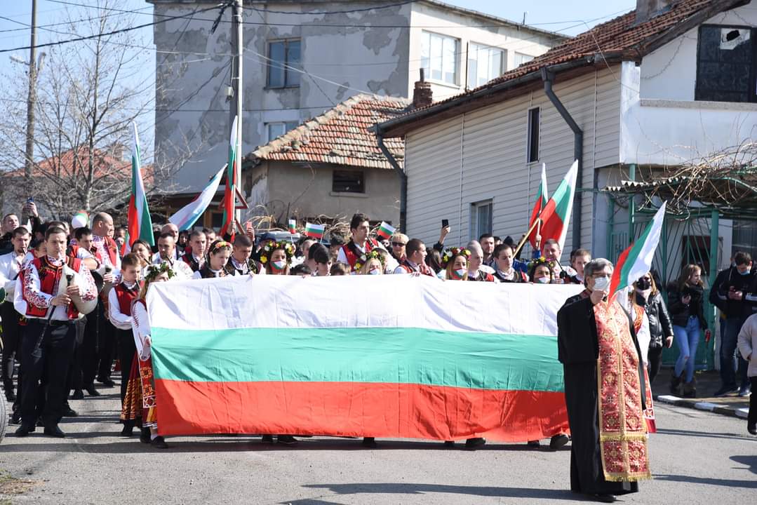 Българовско шествие Снимка Личен архив
За шеста поредна година традиционното Българовско