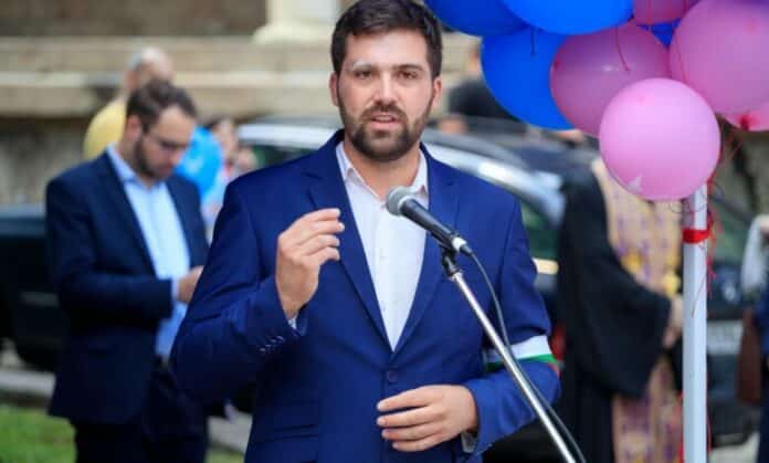 Давид Александров