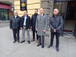 Членовете на "Демократична България" в листата