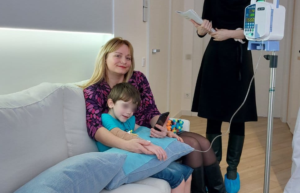 Майка на болно дете сигнализира за 12 откраднати кутии с