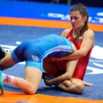 Евелина Николова в червено