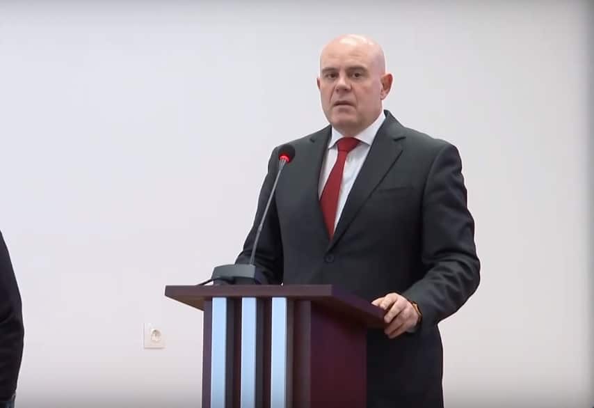 Главният прокурор Иван Гешев е внесъл в деловодството на 49-ото