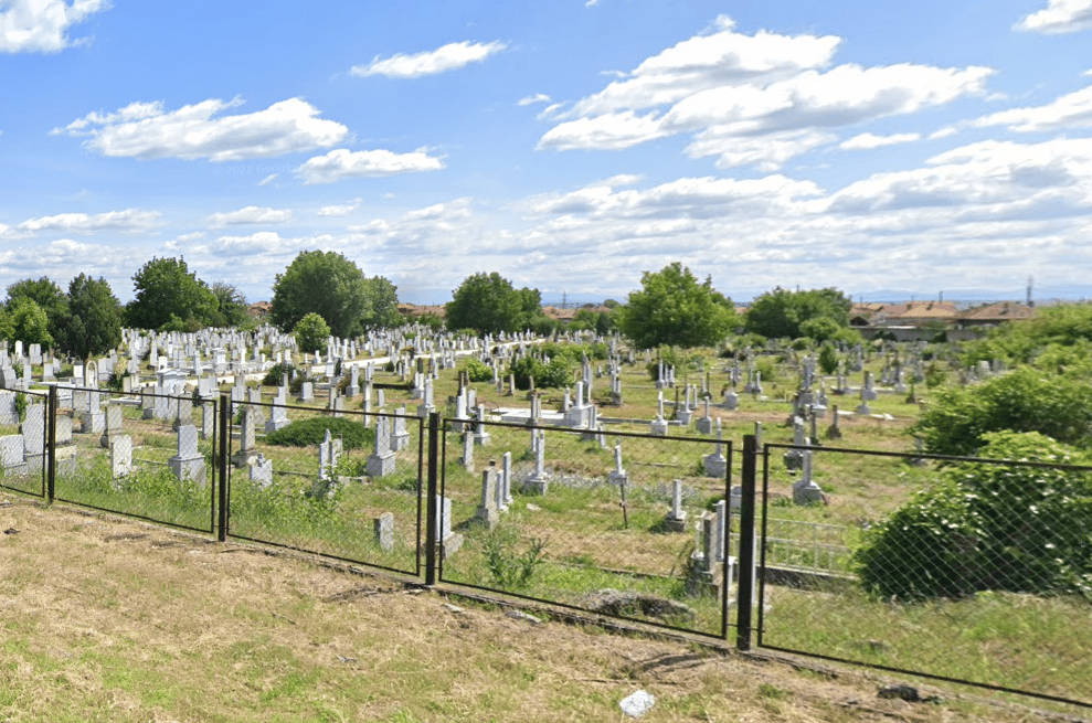 Обществено обсъждане за разширение на гробищния парк бе проведено днес