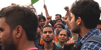 Хора в Пакистан.