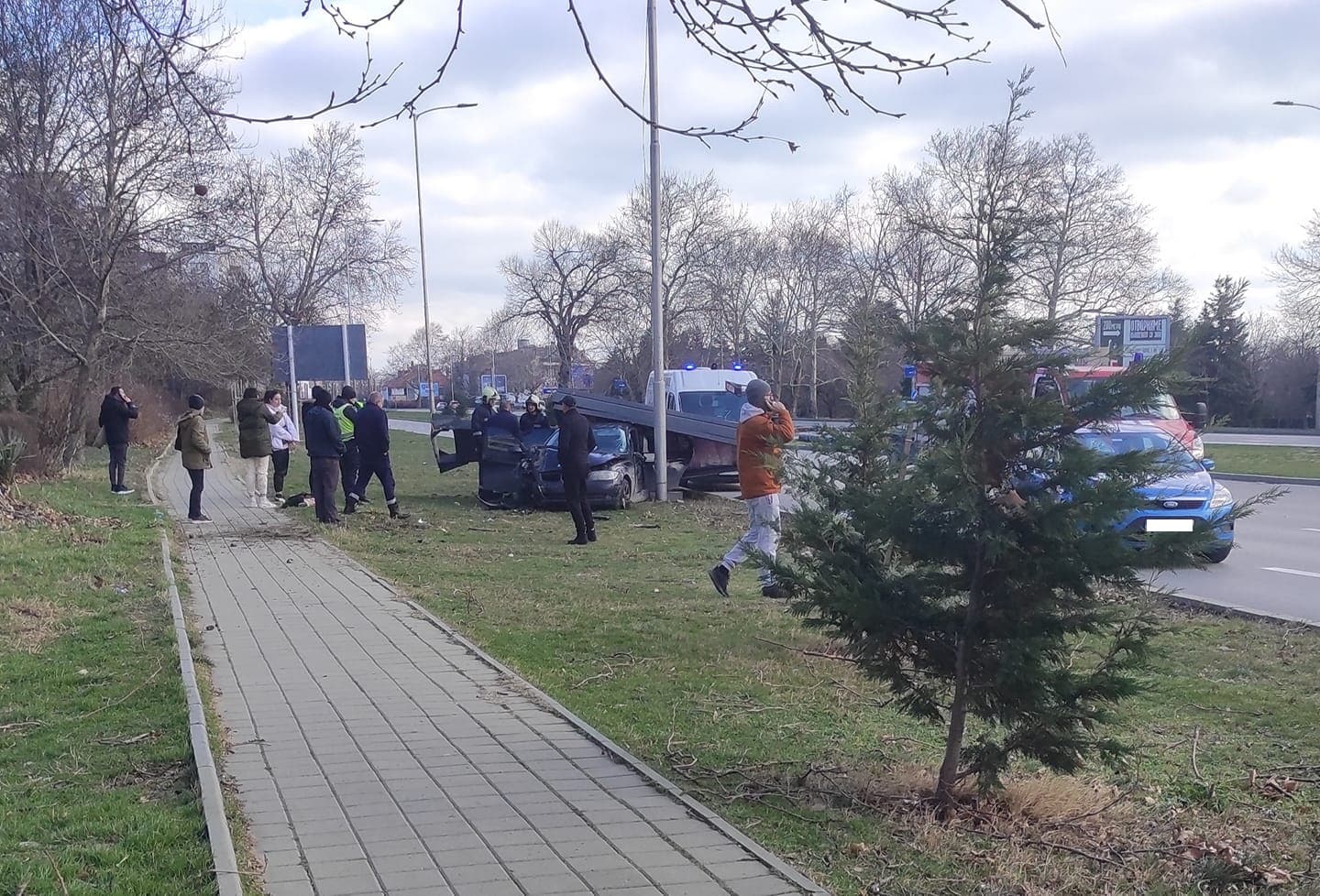 Катастрофа. Снимка: Ivan Ivanov, Facebook
18-годишен водач удари колата си в