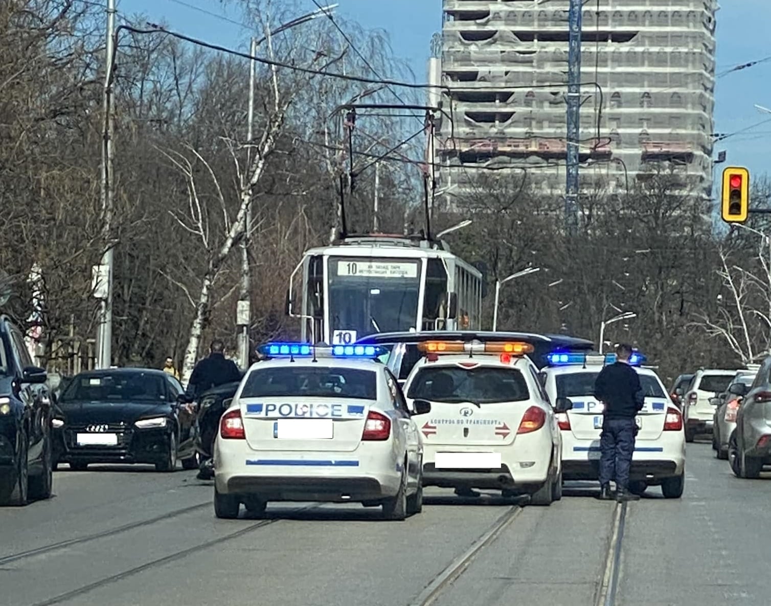 Катастрофа между джип и мотор затрудни движението по столичния булевард