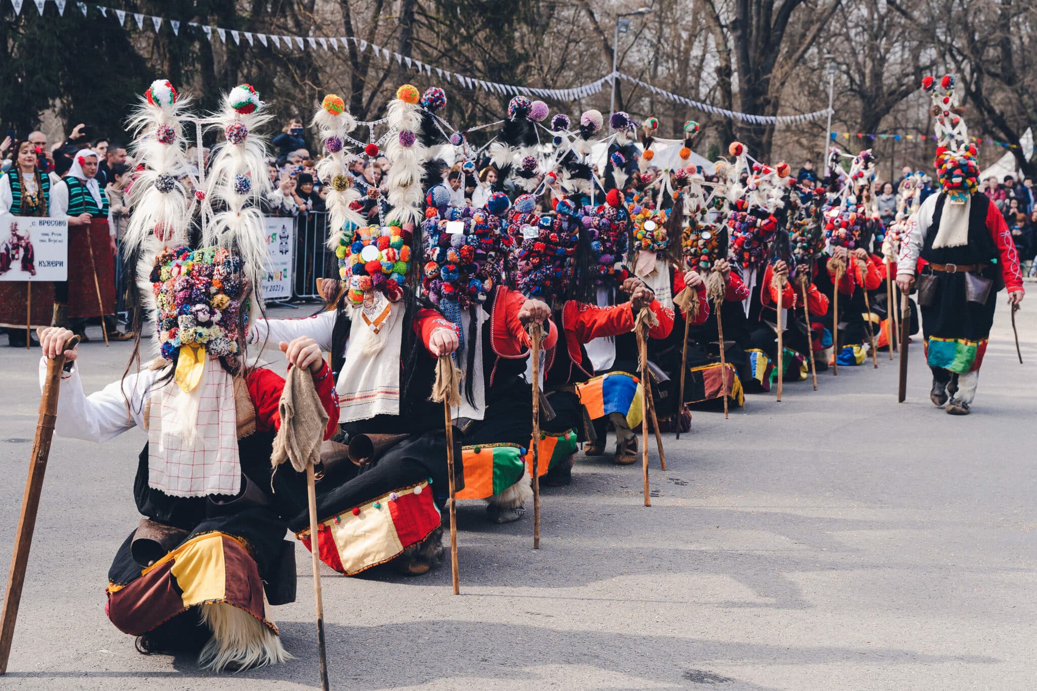 В Ямбол се провеждат зрелищните състезателни дефилета на българските маскарадни