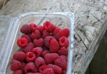 Кутия с малини