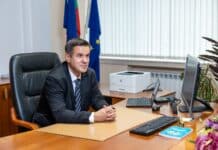 Министър Никола Стоянов