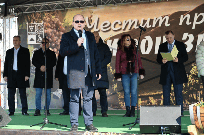 Министър Лазар Лазаров