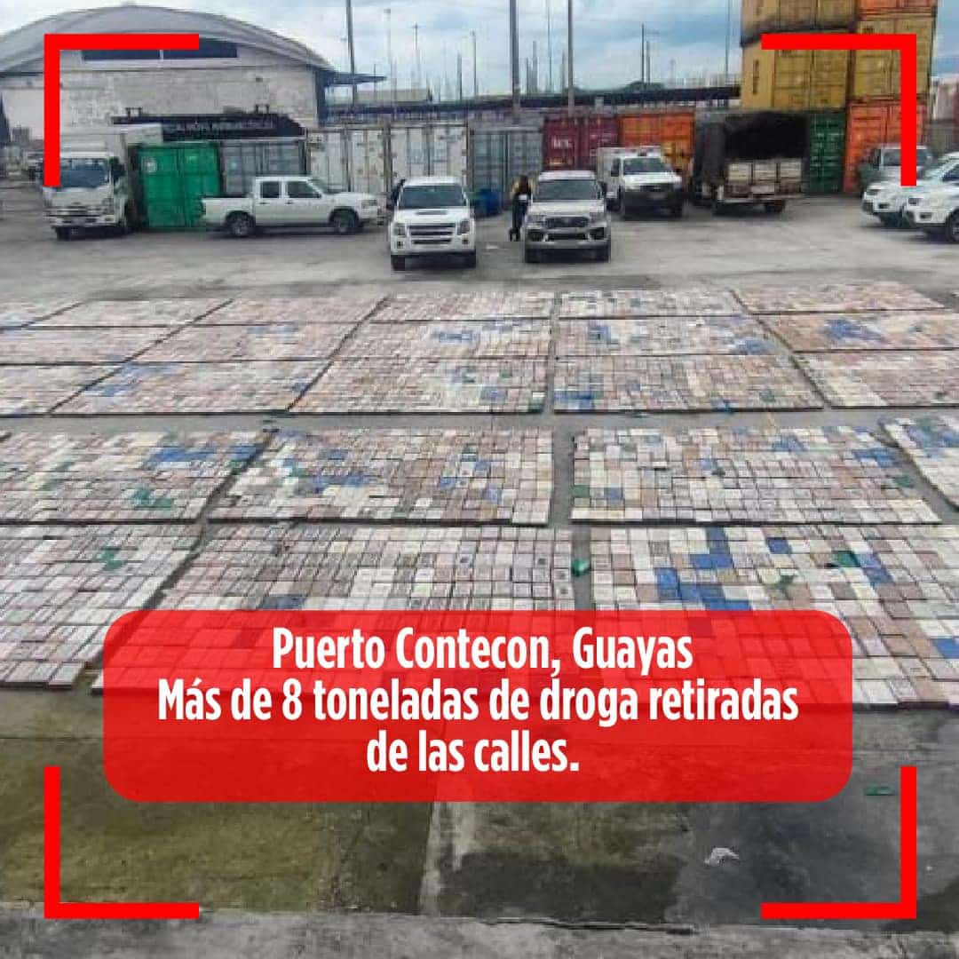 Еквадорската полиция е намерила приблизително 8 8 тона кокаин скрит в