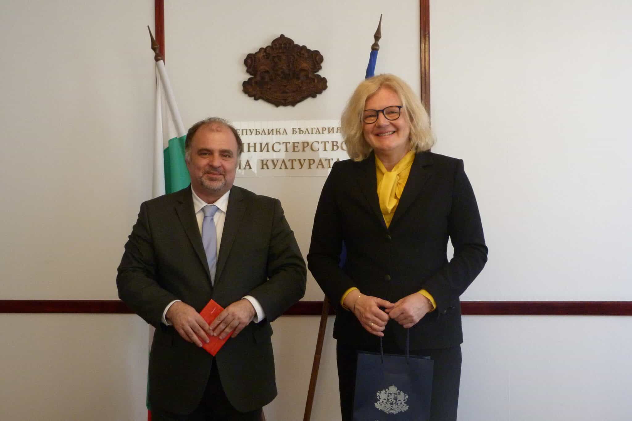 Служебният министър на културата Найден Тодоров е провел днес среща