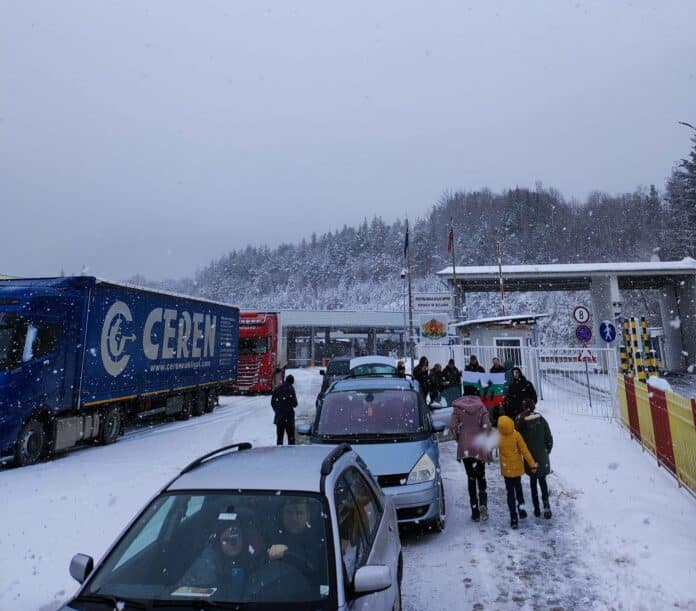 Опашки по границата