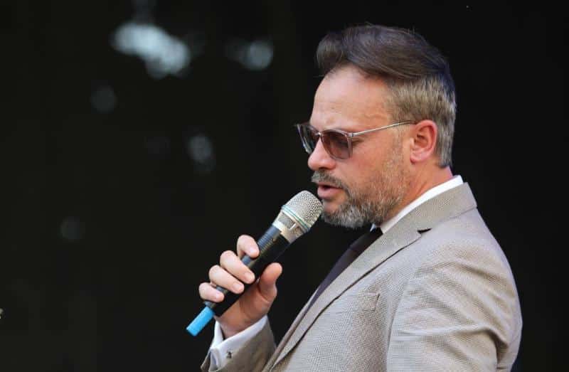 След повече от 7 години пауза на звукозаписна и издателска