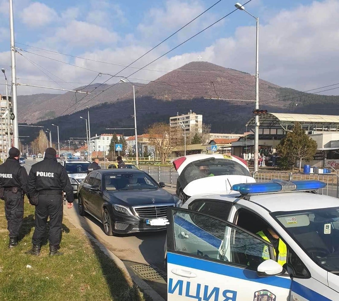 Мащабна полицейска акция е била проведена в Сливен и околността