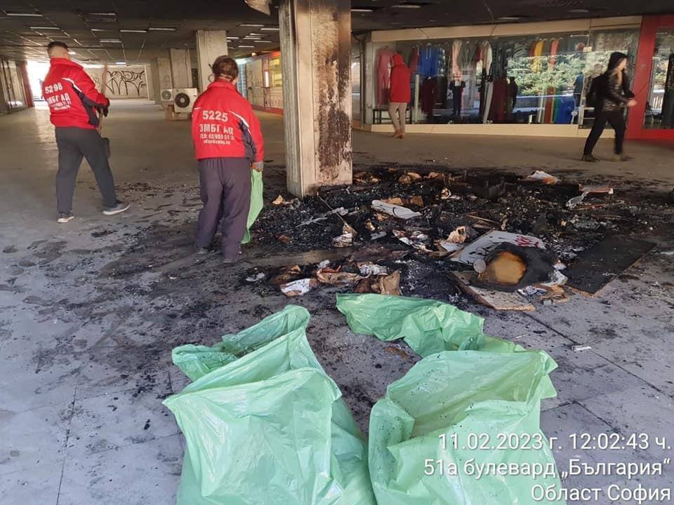 Снощи неизвестни лица са подпалили хартии и кашони в подлеза