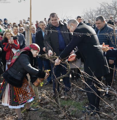 Румен Радев в село Устина