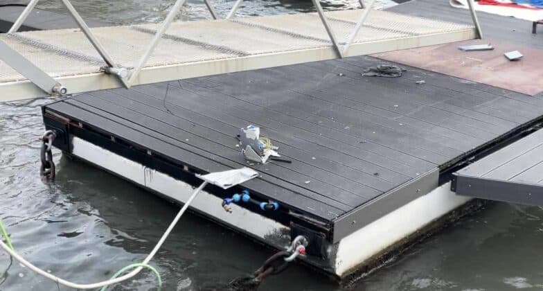 Счупено електрическо табло