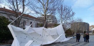 Съборена шатра