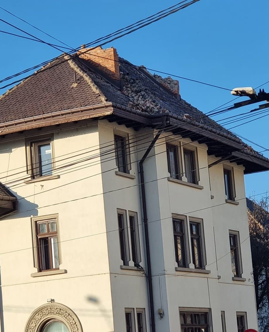 Щети от земетресение Снимка Carmen Elena Nădrag Facebook днес предизвика паника