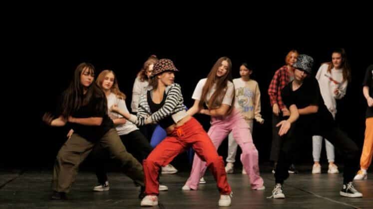 Спектакъл „Дали е любов“